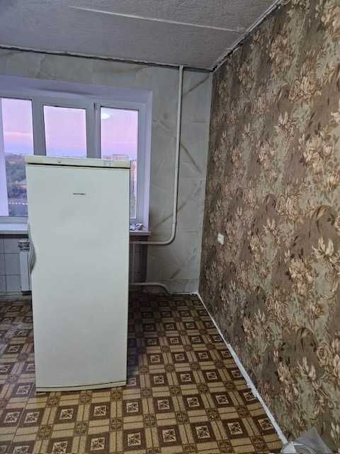 Продається морозильна камера