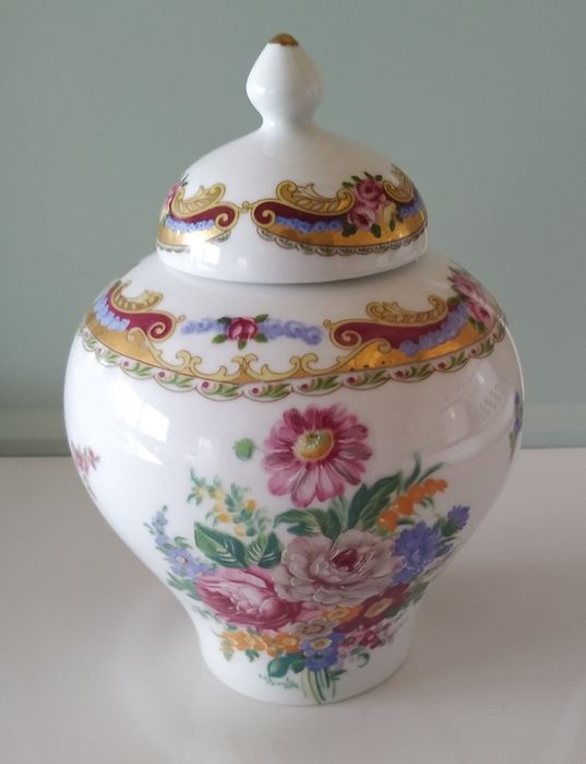 T. Limoges pote em porcelana