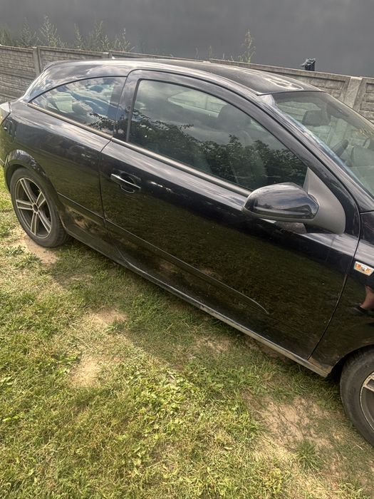 Opel astra h gtc 1.9cdti