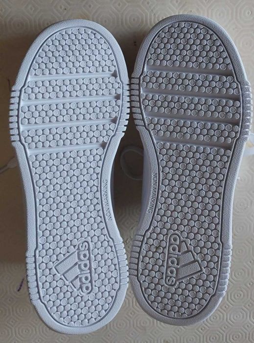 Ténis Adidas Brancos (novos) - nº 36