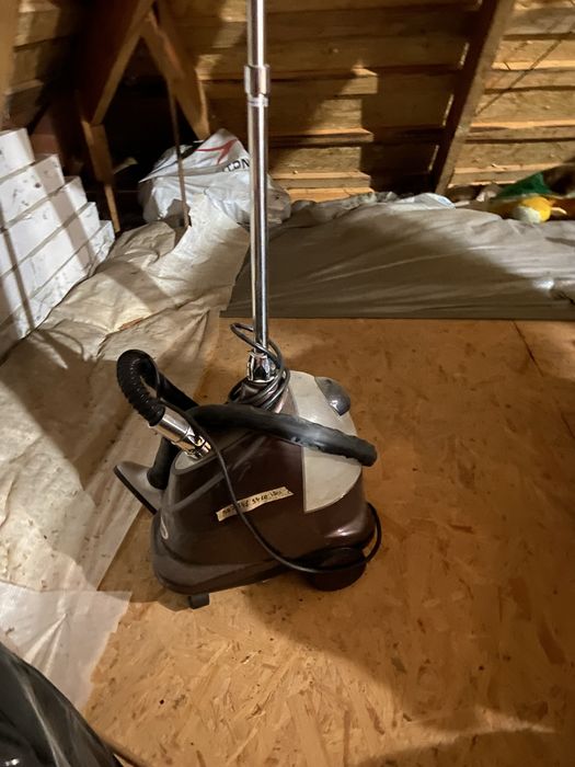 Пристрій для отпарювання одягу б/у