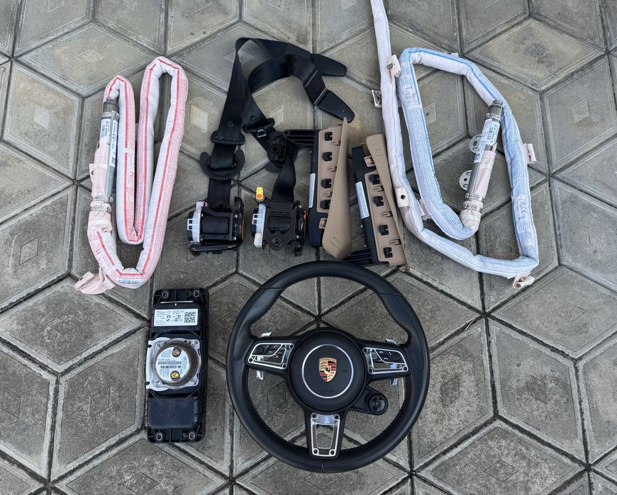 Комплект безпеки аирбаги Porsche Macan Gts 95b aibag руль ремни Порш