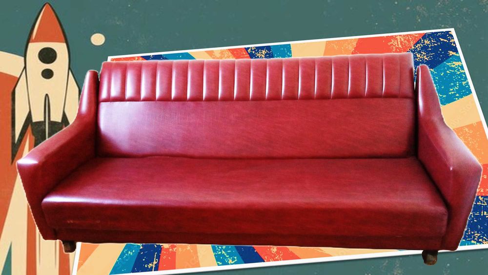 Sofá-Cama Vintage Tailfin "Space Age" – Napa Bordô Original (Anos 60)