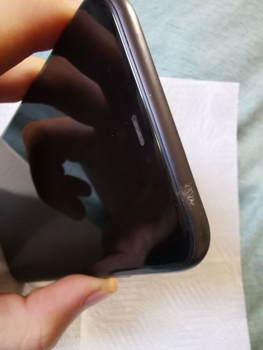 iPhone 11 64gb iCloud lock