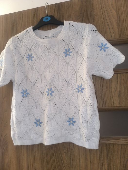 Sweterek z krótkim rękawem