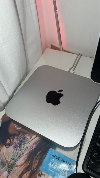 macOS 10.13.6 + mac mini (2011) + teclado + rato