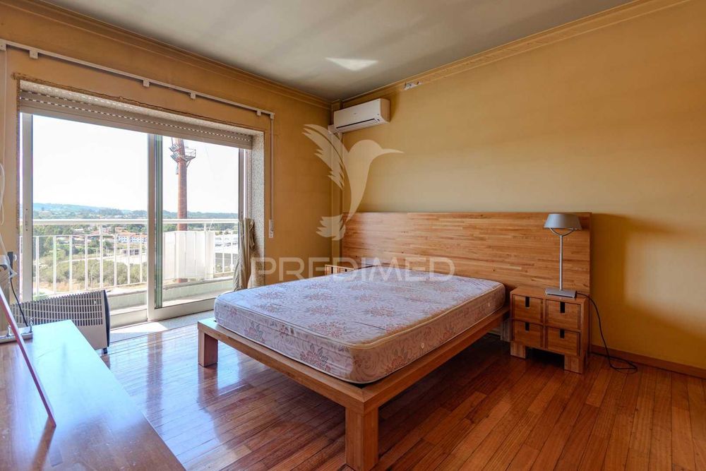 Apartamento T3 com ótima localização em Felgueiras