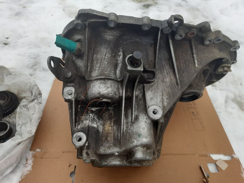 Продам коробку передач на Dacia Duster 2010 року,4х4, дизель механіка