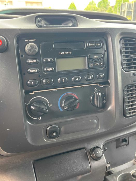 Ford Transit 9 lugares 2001