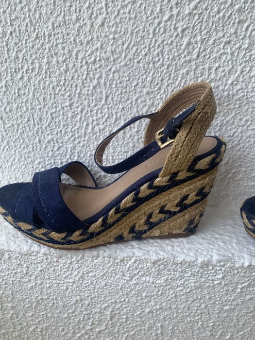 Sandalia linda e salto em corda