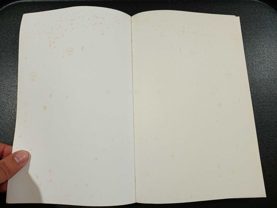 Livro "O Novo Kamasutra Ilustrado", de Alicia Gallotti