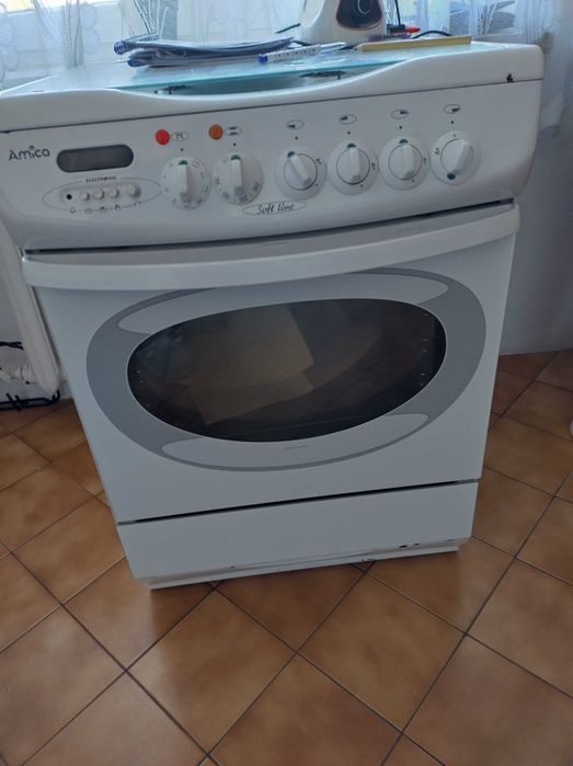 Sprzedam kuchenkę gazowo-elektryczną firmy Amica Soft Line.