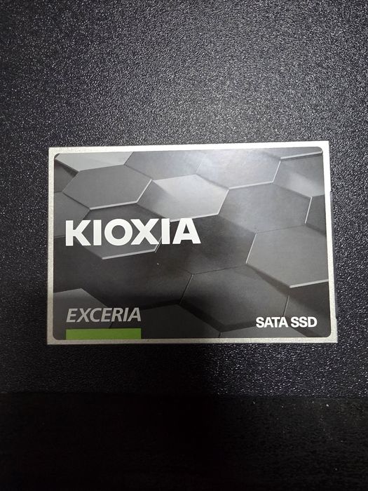 Vários SSD de diversas capacidades