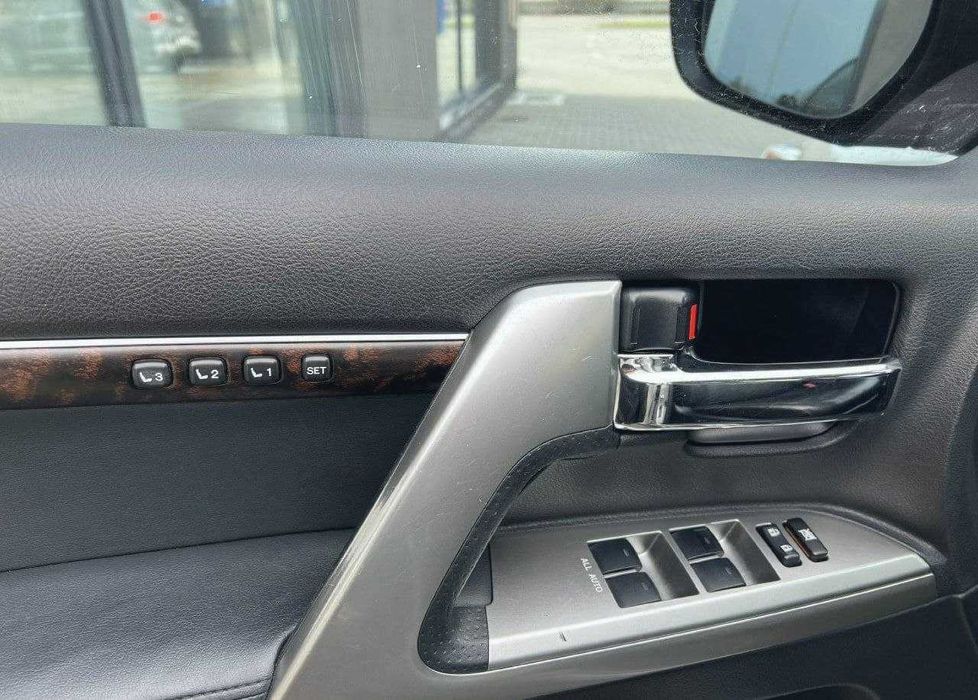 АВТО З ЕС Toyota Land Cruiser 200 4.5 Дизель, Обслужена. Без ДТП. Мрія