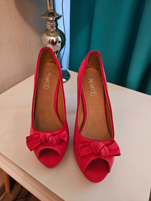 Buty, na koturnie, odkryty palec, sandaly, nowe, rozm.38/39