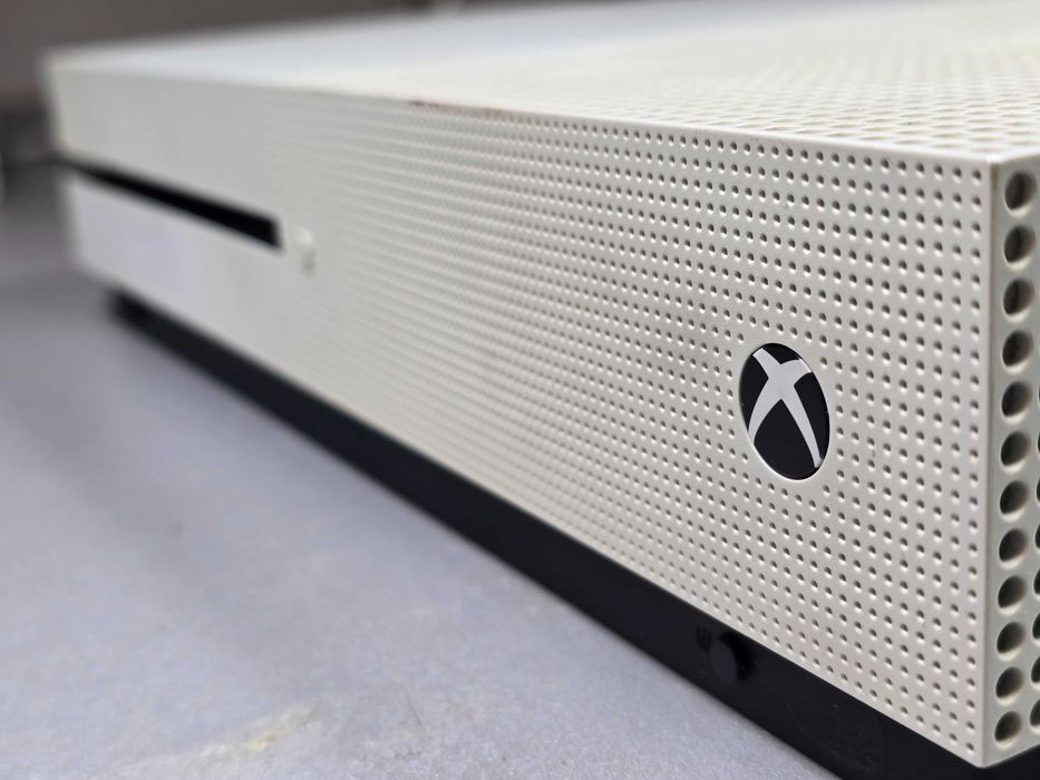 Xbox One S 500GB / okablowanie / Grade C /