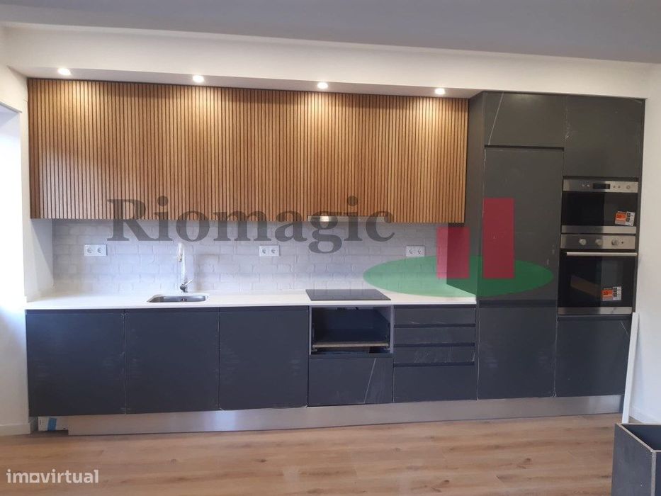 Apartamento T2+1 Totalmente Remodelado - Amadora — Venteira, Lisboa