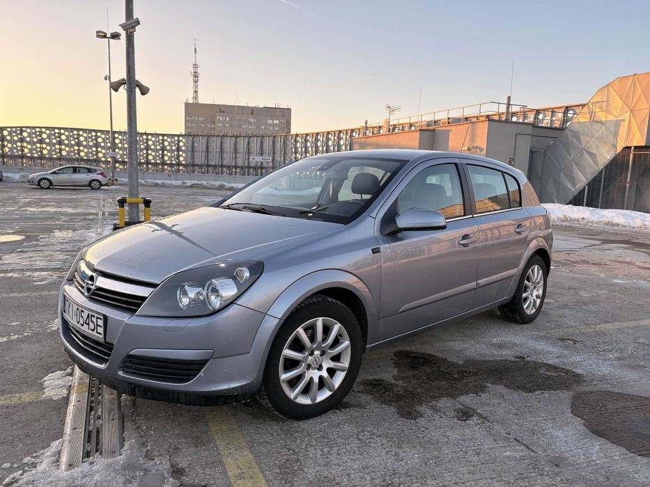 Opel Astra H 1.6 105km COSMO