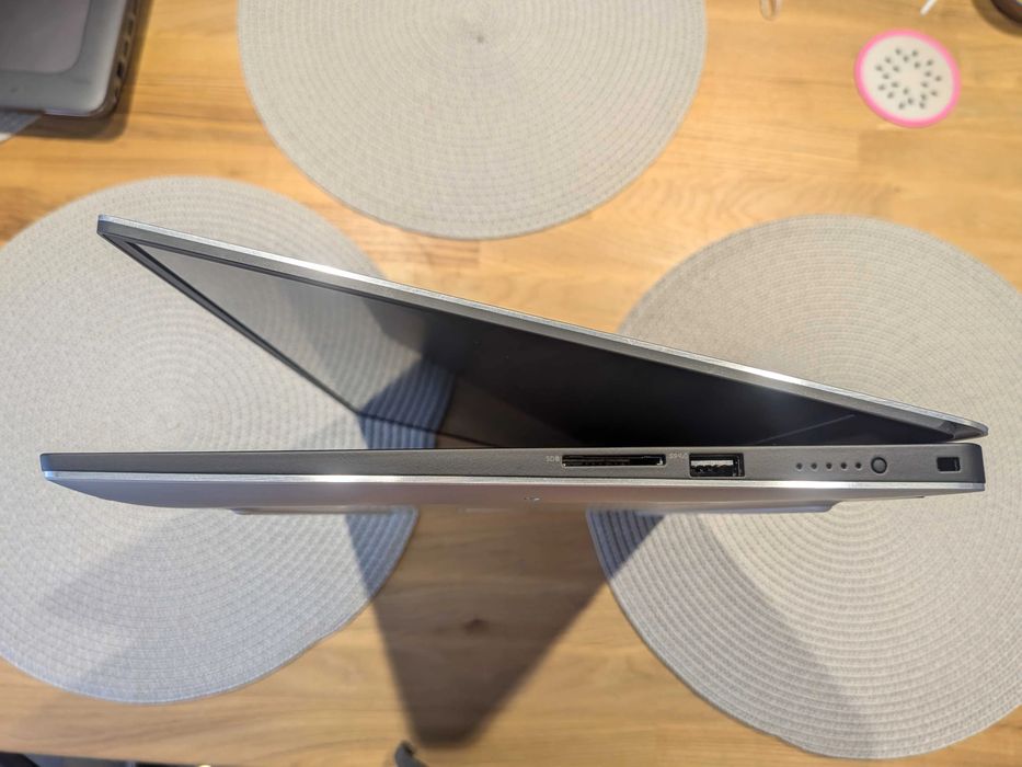 Dell XPS 9570 IPS FHD i7-8750h/GTX 1050ti 4gb/16gb ddr4/512gb m2/win