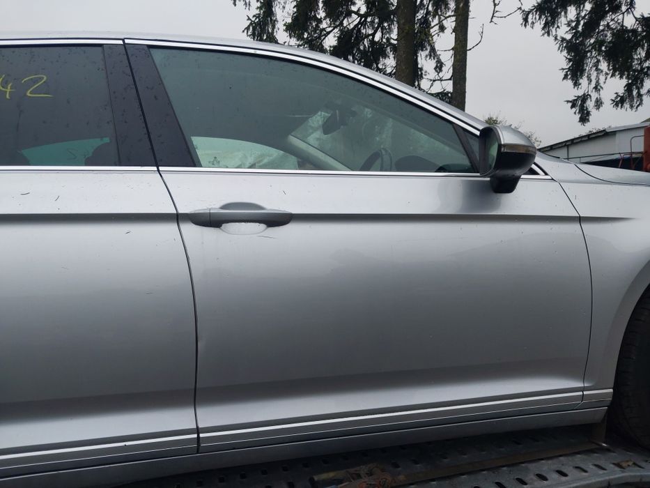 Drzwi prawe lewe przód tył vw passat b8 kolor la7w
