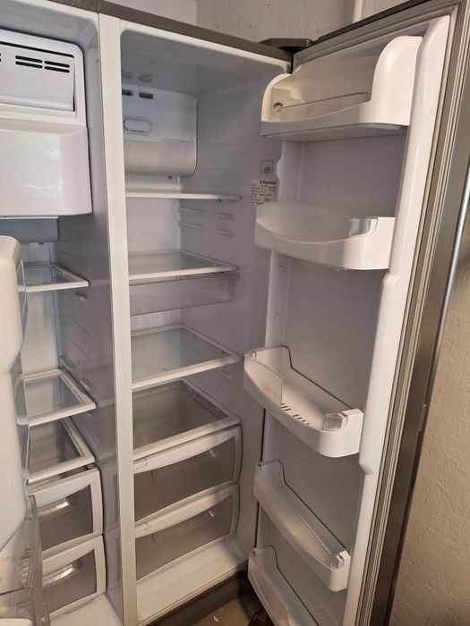Lodówka Side-by-Side Electrolux ENL60710S | Duża Pojemność 604L