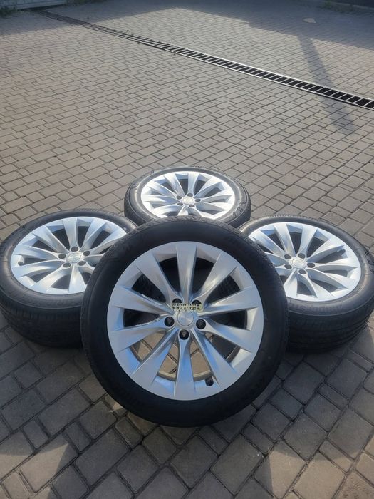 Диски 5 120 20 Tesla model X 275 45 20 Bridgestone