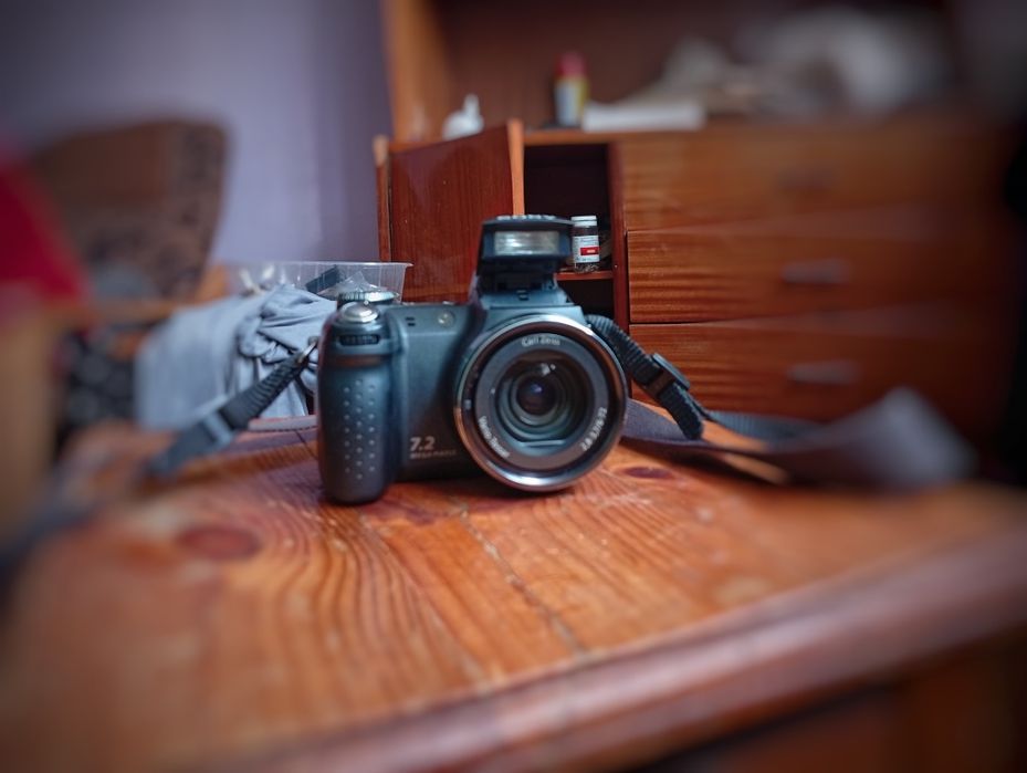 Sony cybershot DSC-H5