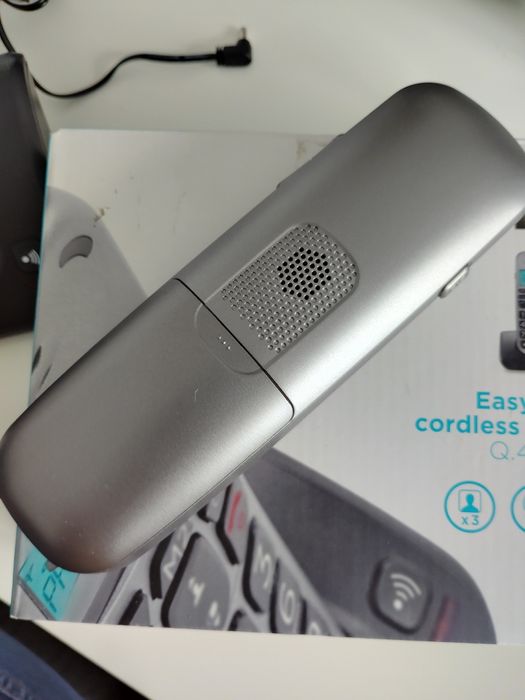 Telefon stacjonarny Qilive, bezprzewodowa słuchawka.