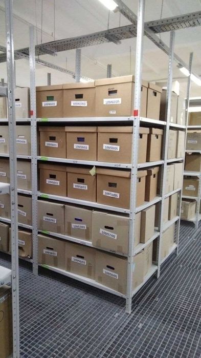 Поличкові стелажі для складу / офісу / гаража вживані