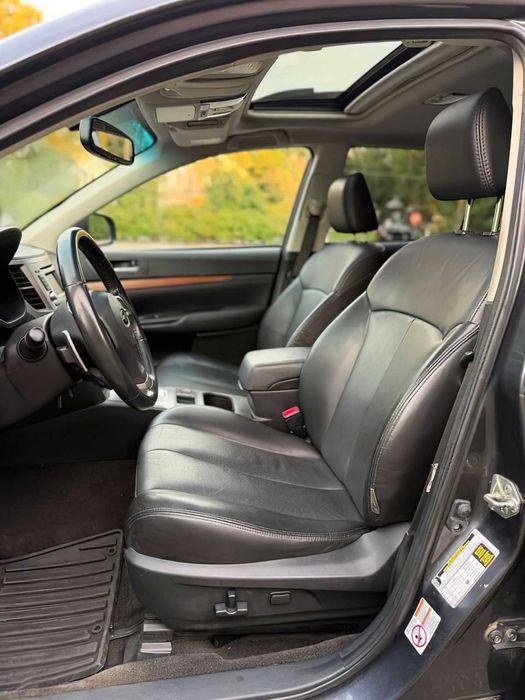 Subaru Outback 2.5i Limited      2013