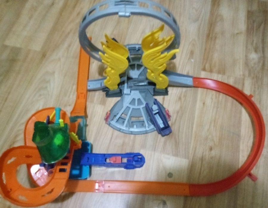 sprzedam zestaw hot wheels