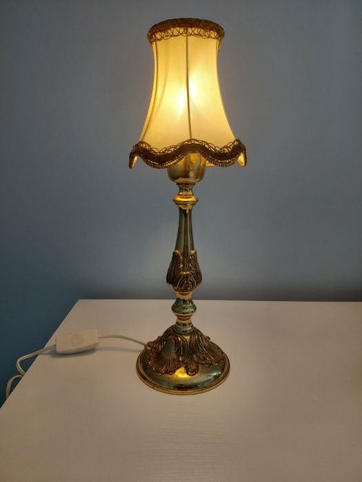 Lampka  stołowa mosiężna.