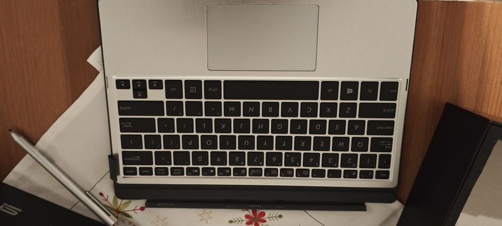 Asus Transformer pro klawiatura ładowarka i rysik