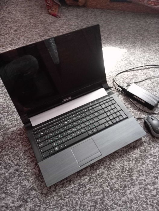 Срочно.Ноутбук ASUS N53t. отличное состояние