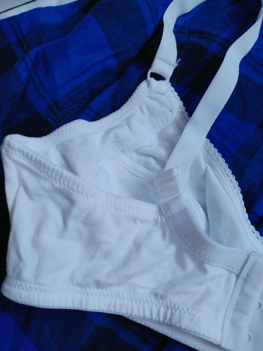 Бюстгальтер без кісточки