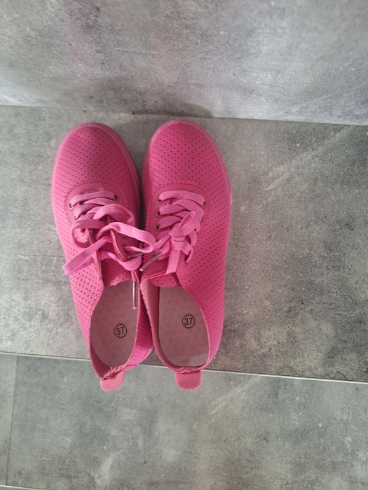 Trampki ażurowe 37 nowe