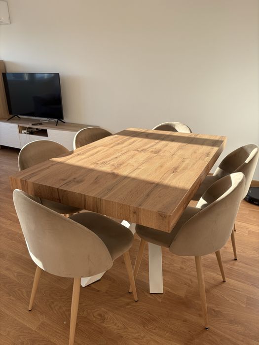 Mesa madeira com 6 cadeiras