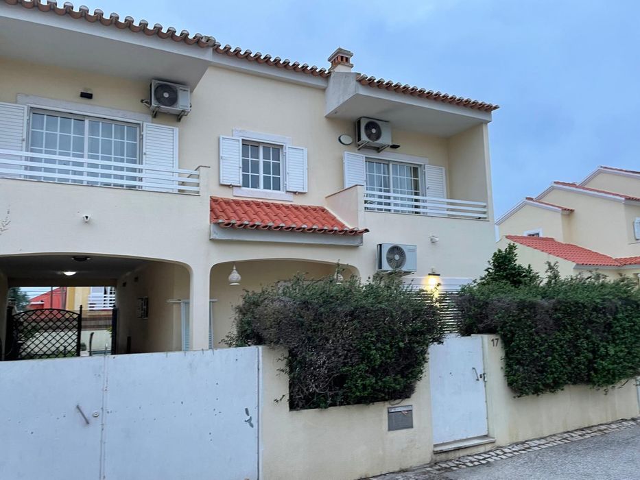 Moradia em Azeitao com piscina (mês)