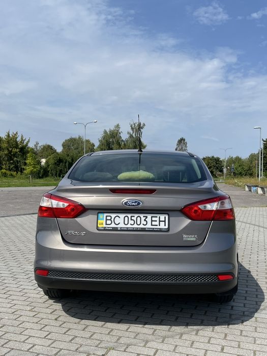 Продам Ford focus 1.0 MT(lll покоління)