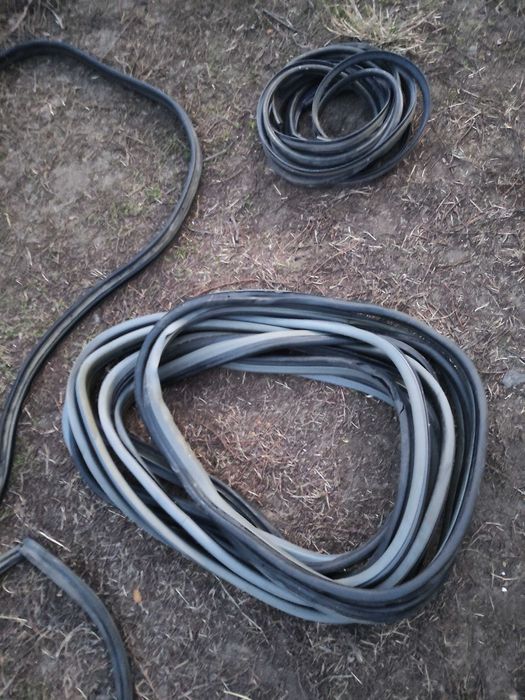 Продам ковер и пластик багажника Октавия тур. Уплотнитель.