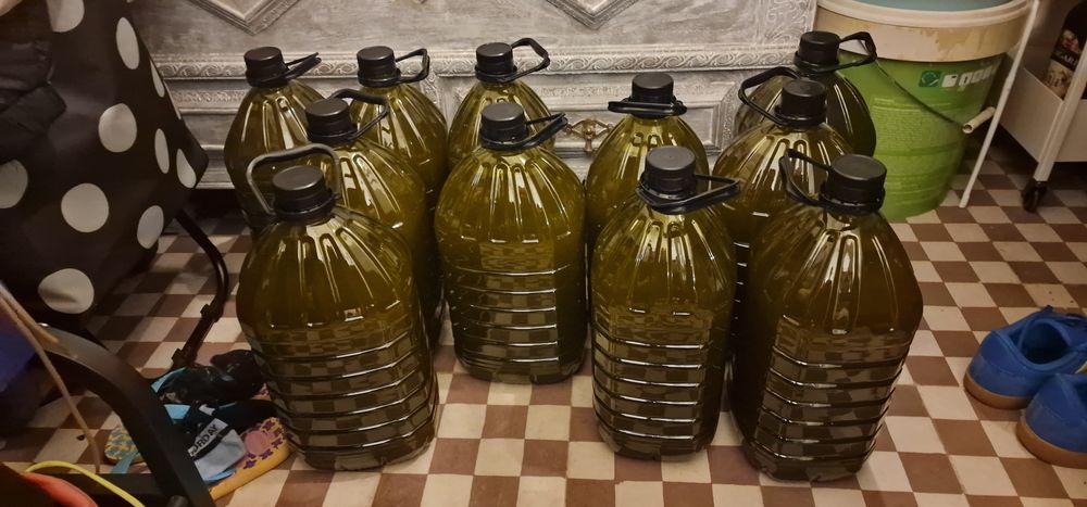 Vende-se Azeite Extra Virgem em garrafão fechado de 5litros