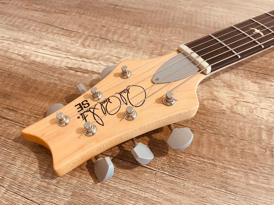 PRS SE Silver Sky
