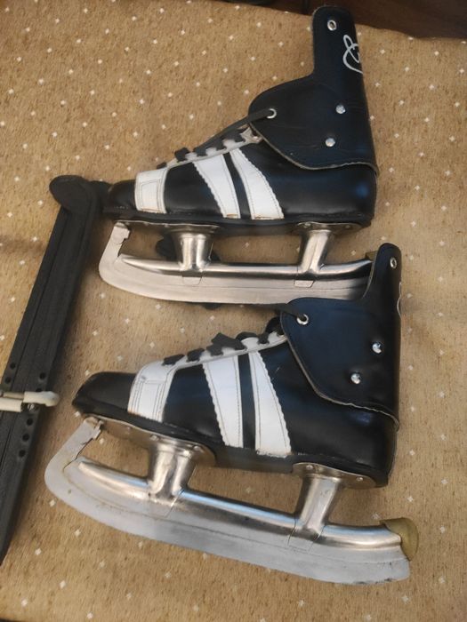 Коньки  детские  размер 23