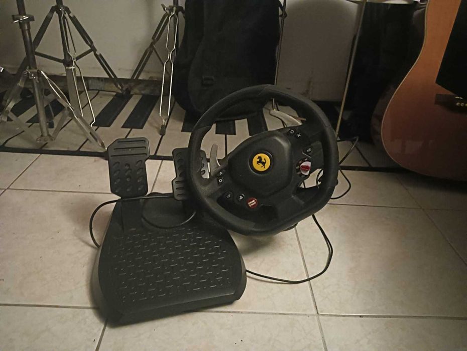 Volante thrustmaster Ferrari t80