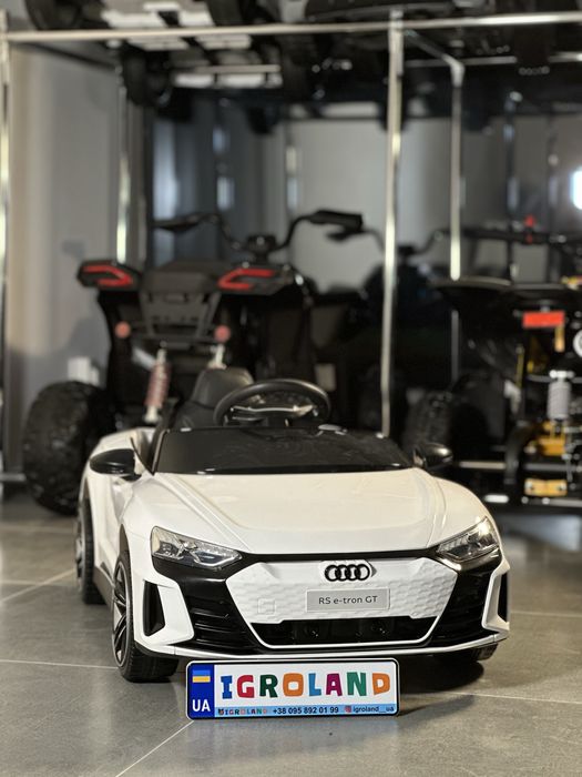 Audi RS E‑tron GT — дитячий електромобіль на акумуляторі пульт USB LED
