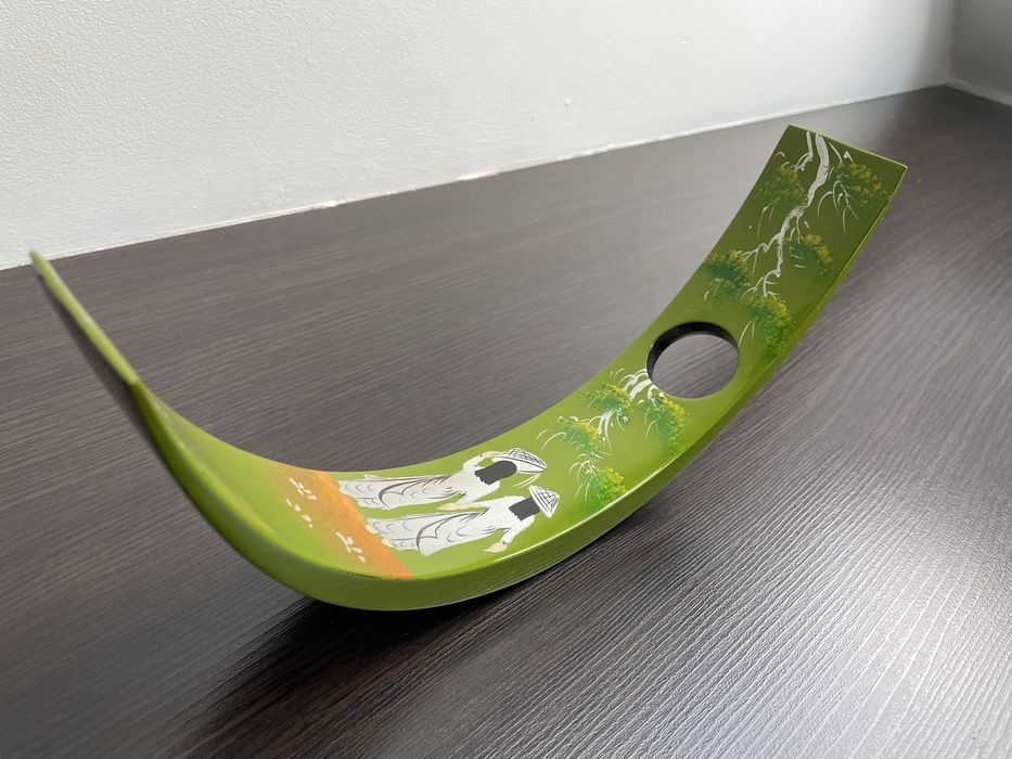 Stojak na wino lakowy