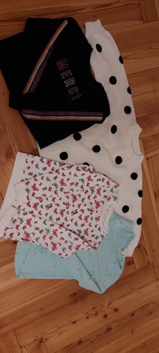 1 sweter i 3 bluzy 128- 134. 4 rzeczy=7 zł szt.