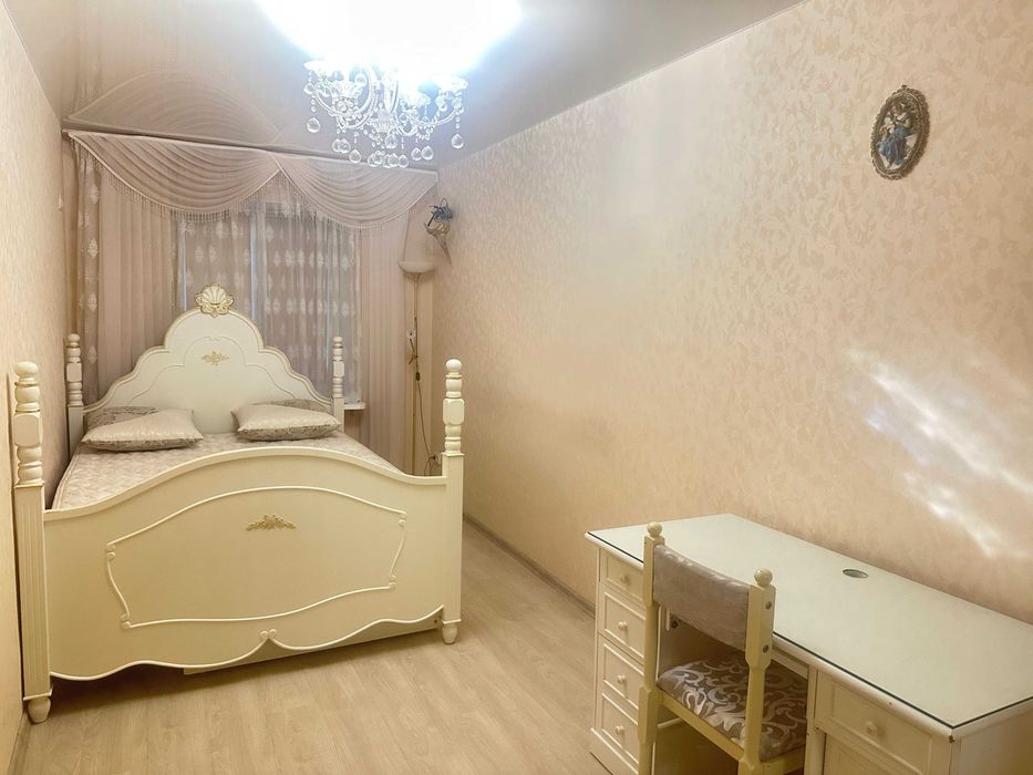 Продам 3-кім. квартиру вул. Марка Безручка 25 / метро Берестейська/