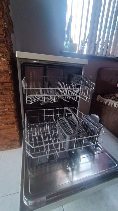 Посудомийна машина