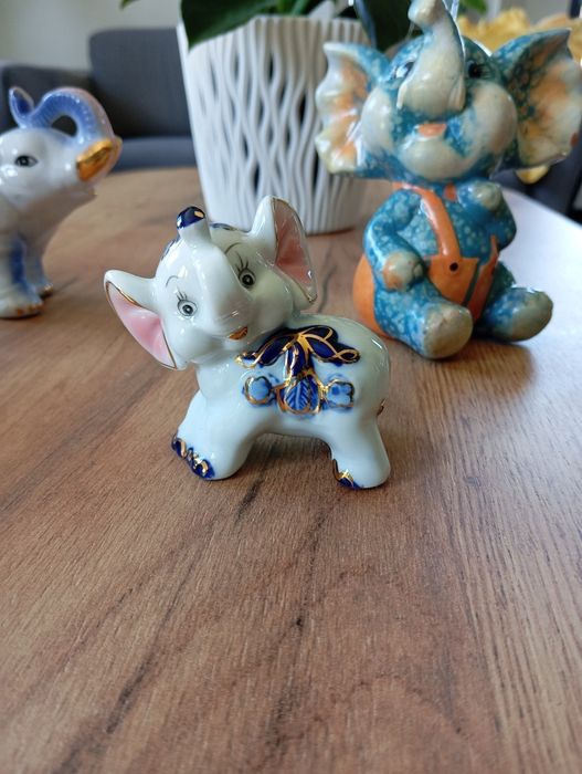 Zestaw ceramicznych figurek vintage słonie